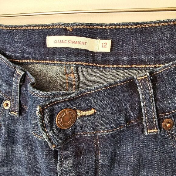 EUC LEVI'S CLASSIC STRAIGHT DARK WASH JEANS SIZE 12 S W 31 L 28 - Picture 10 of 15